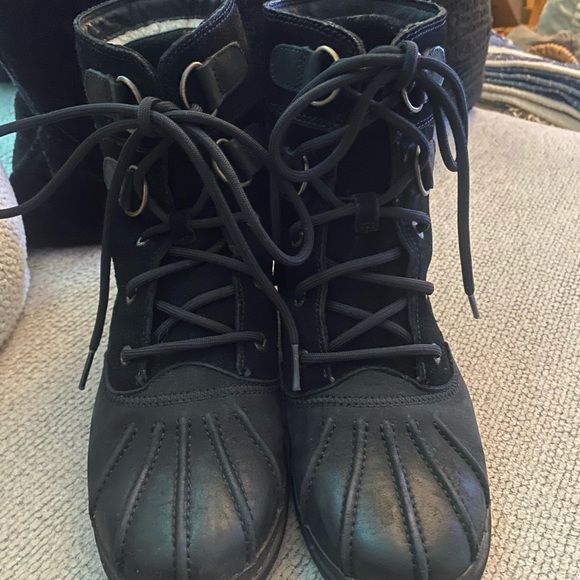 UGG Boots - Picture 2 of 7